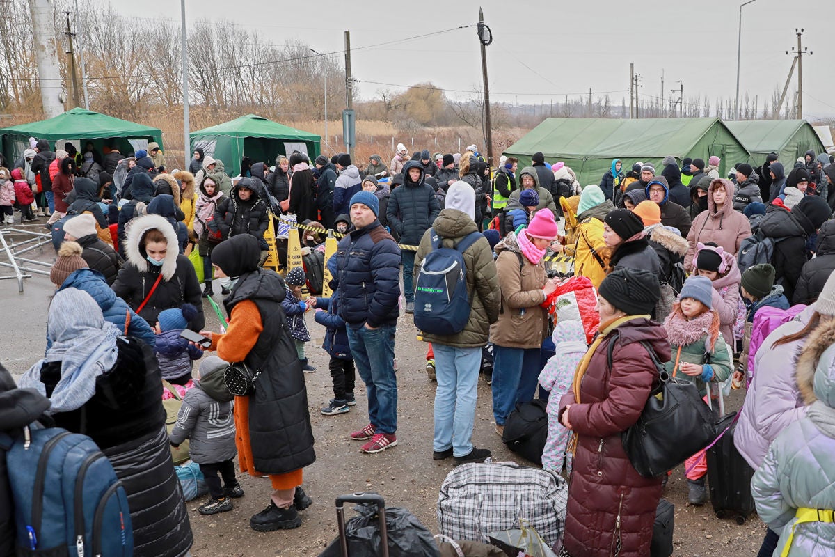 Прикордонні пункти Паланка-Маяки-Удобне між Республікою Молдова та Україною, 1 березня 2022 року. Люди тікають від військового нападу на Україну. Фото: ООН Жінки/Аурел Обреха